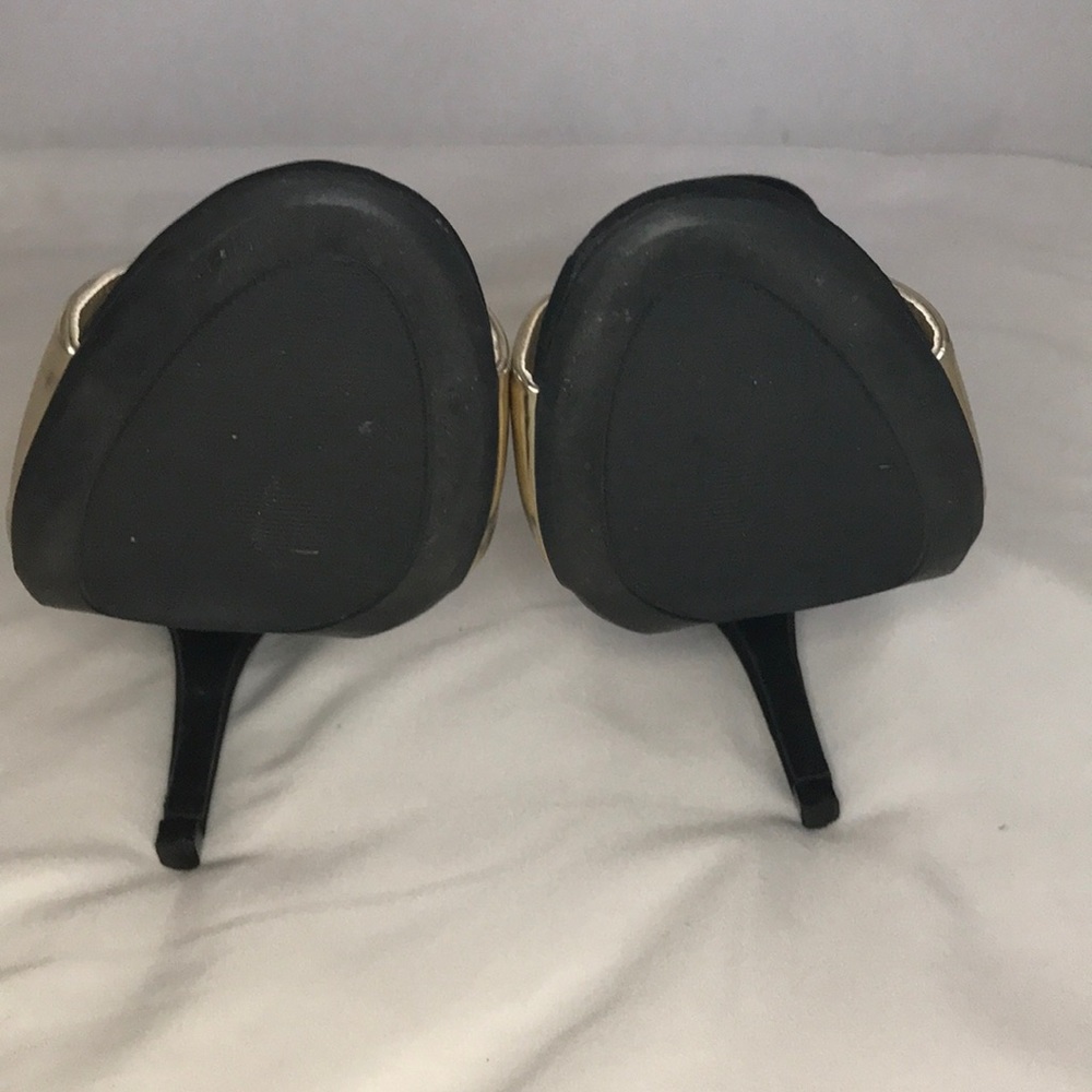 High Heels - Picture 3 of 5